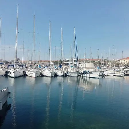 Cosy A Saint-raphael - 65 M² - Jardin Prive Apartman